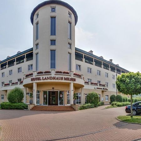 Hotel Landhaus Milser Duisburg Exterior foto