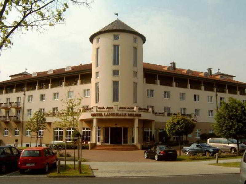 Hotel Landhaus Milser Duisburg Exterior foto